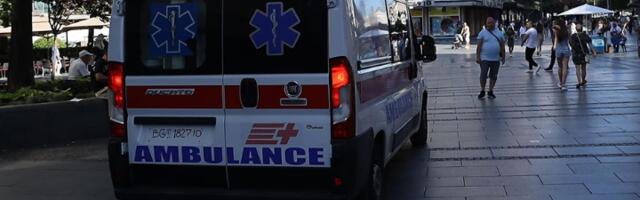 Tramvaj udario automobil u Bulevaru (FOTO)