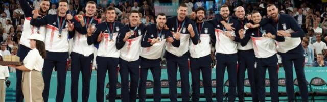"Orlovi" ukrali šou na dodeli medalja, priznanja Jokiću i Aleksi (VIDEO, FOTO)