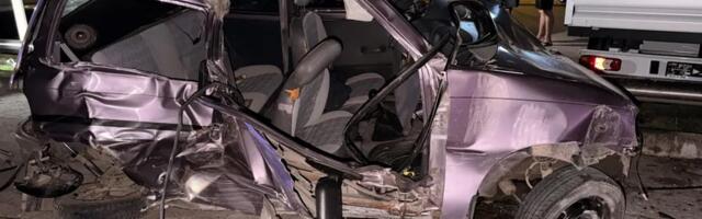 Težak udes kod Preljine: Automobil smrskan, dvanaestogodišnjak usled teških povreda završio na intenzivnoj nezi