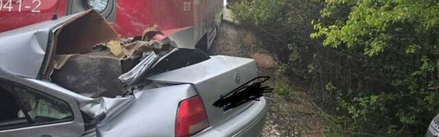 Terrible details: Mother and her young child die near Odzaci as train hits car