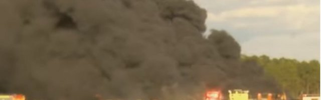 (VIDEO) Vatrena buktinja progutala preko 3.500 automobila