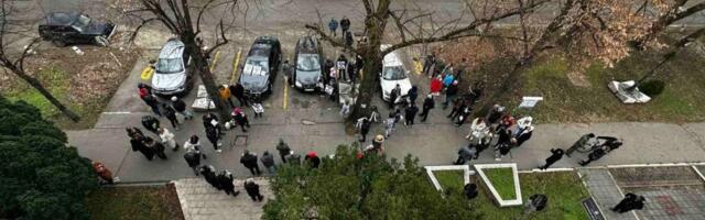 Propaganda opozicije zbog pijanca iz Kule! Protest jedva okupio 30 ljudi (FOTO)