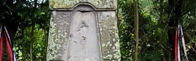 За­бо­ра­вље­ни срп­ски ме­мо­ри­ја­ли дуж Со­лун­ског фрон­та