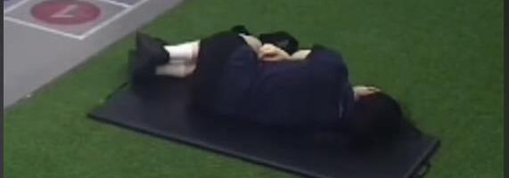 Žena došla u teretanu pa zaspala nakon 6 minuta vežbanja: Pokrili je prostirkom i doneli grejalicu, spavala puna 3 sata