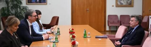 "VELIKA PRIVILEGIJA ZA MENE I IZUZETAN SUSRET" Vučić razgovarao sa Tjerijem de Monbrijalom, jednim od najuticajnijih poznavalaca međunarodnih odnosa (FOTO)
