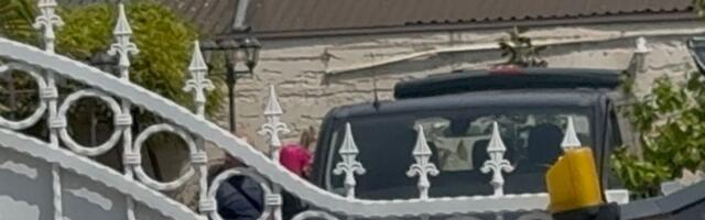 Ekskluzivno! Prvi snimak Zorice Brunclik, u crnom kombiju napustila vilu sređena, Kemiš se ne odvaja od nje