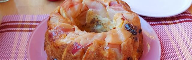 Bolji od torte, sočniji od baklave: Super ukusan kolač sa jabukama i suvim grožđem (RECEPT+VIDEO)