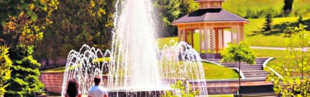 SVE VIŠE DOMAĆIH I STRANIH TURISTA PLANIRA ODMOR U NAŠOJ ZEMLJI! GDE LETOVATI PO SRBIJI? Od luks hotela u banjama do kamp kućica na jezerima