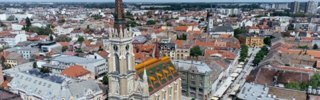 Pala svetleća reklama u Novom Sadu (FOTO)