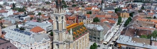 Muškarac tokom 16 minuta tišine udario ženu vozilom u Novom Sadu, pa pobegao