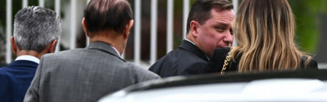 Болсонаро признао да је покушао да скине своју електронску наногицу