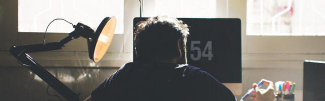 DODATNA ZARADA ZA KRAJ GODINE: Mladi u Srbiji u 2025. biraju fleksibilne poslove - ovo su najpopularniji načini da fino zaradite