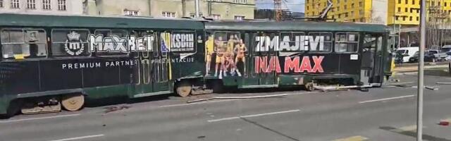 VIDEO Tramvaj iskočio iz šina u Sarajevu: Jedna osoba poginula, devojčici amputirana noga