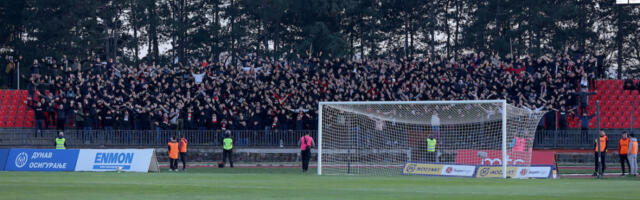 Kragujevac okupiran: Policija dopratila navijače Radničkog do stadiona (VIDEO)