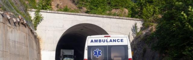 Udes na Skadarskom jezeru: Sudarila se 2 čamca, 3 osobe povređene