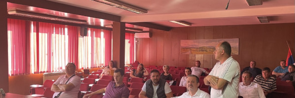 Opštinski odbori SNS Rače i Topole zatražili isključenje  Stefanovića iz stranke