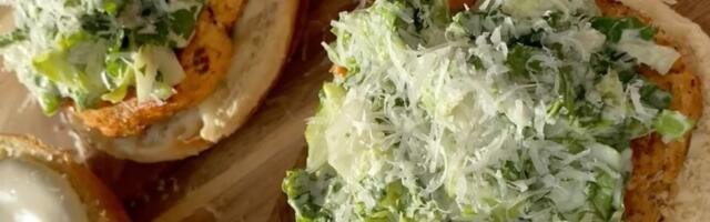 Imamo recept za najukusniji Cezar sendvič sa parmezanom i belim lukom