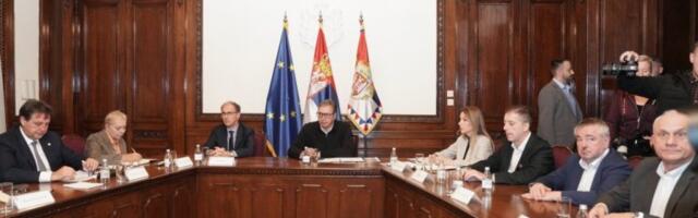 VUČIĆ SE OGLASIO POSLE SASTANKA SA TIMOM ZA ENERGETSKU STABILNOST: "Razmotrili smo sve aktuelne izazove i doneli važne zaključke" (FOTO)