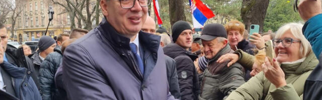 ACO, SRBINE! ŽIVEO VUČIĆ! Građani Subotice se okupili u velikom broju, VELIČANSTVEN doček predsednika! (FOTO/VIDEO)