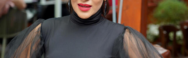 Otkriveno kada dečko Mine Kostić dolazi u Srbiju: Pevačica ga željno iščekuje, on je njen vitez