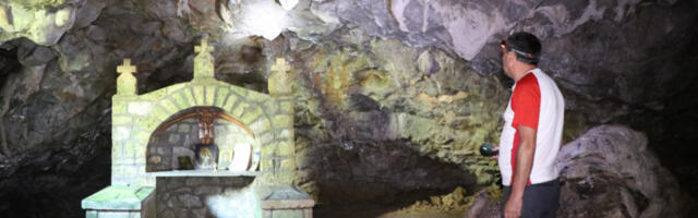 300 SRBA JE UŠLO TRAŽEĆI SPAS I NIKADA NISU IZAŠLI - TU SU OSTAVILI SVOJE KOSTI: Jedina pećina-crkva u Srbiji krije jezivu tajnu