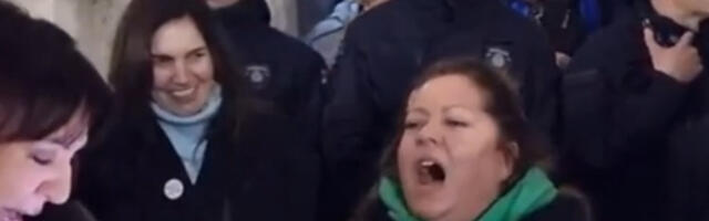 Блокадерско певање „без нота” и срама (видео)