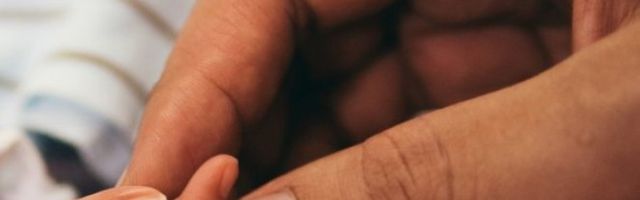 SITA JE, PRESVUČENA, A I DALJE PLAČE! Ovo je razlog zašto je vaša beba uznemirena!