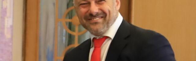 DALIBORU TVRDIŠIĆU priznanje NAJBOLJI DIREKTOR REGIONA, OŠ "Dragiša Mihailović" ponosna na svoj kolektiv