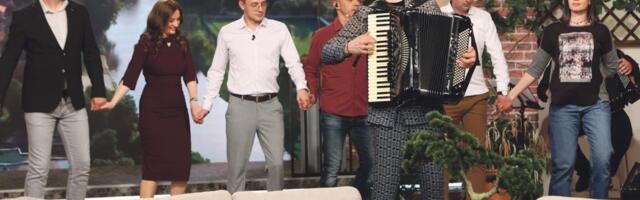 CEO STUDIO ZAIGRAO KOLO! Praznična atmosfera na Kurir televiziji:Sofra, Banjac, Stanišićka opleli pa svi skočili da zaigraju (Video)
