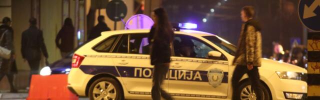 PRETIO ŽENI PRED POLICIJOM DA ĆE JE UBITI, IZ TORBE IZVUČEN NOŽ! Incident u Novom Pazaru: Muškarcu ekspresno stavljene lisice, jedan službenik POVREĐEN!