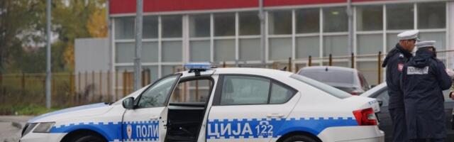 NOVI UŽAS NA ISTOM MESTU GDE JE JUČE STRADAO MLADIĆ! Vozač se zaleteo u zaštitnu ogradu, policija na licu mesta