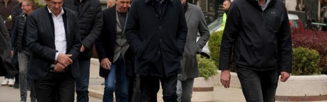 Ko je sve došao na sahranu Vujoševića? Žoc, Danilović, Mijatović, Đorđević... (FOTO/VIDEO)