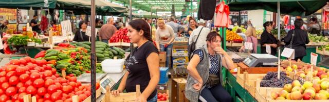 Prodavci nezadovoljni: Voće i povrće pojeftinilo - Evo kakve su cene na pijacama