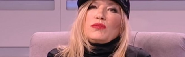 NADA TOPČAGIĆ VASKRS TRADICIONALNO PROSLAVLJA NA TARI! Pevačica u društvu SUPRUGA uživa na popularnoj PLANINI!