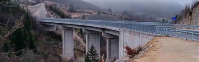 MILOV TUMAČ ISTORIJE U NEVERICI Adžić: Imenovati mostove po okupatorima i zlotvorima Crne Gore je krajnje neprihvatljivo