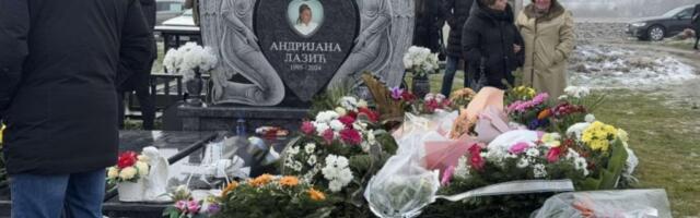 OTAC NAŠE PEVAČICE NA ĆERKINOM GROBU SE RASUO U KOMADE: Region u suzama zbog TRAGEDIJA koja je zadesila porodicu! (FOTO)