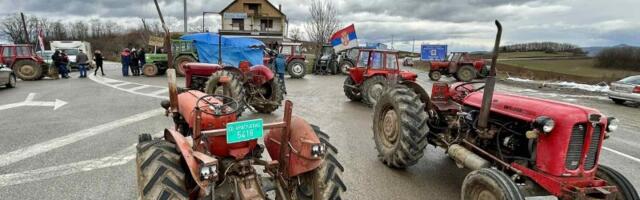 Nastavljeni PROTESTI nezadovoljnih poljoprivrednika: Blokade puteva iz Kragujevca prema Kraljevu, Čačku, Topoli, Gornjem Milanovcu, Rači i Jagodini