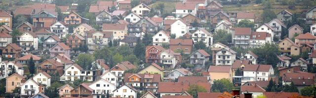 "Zašto je devojkama danas toliki problem da žive kod njegovih na spratu?" Srbin objavom napravio haos na mrežama: Srpkinje odmah reagovale oštro