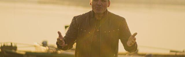 O ovome bruji Balkan: Pevač podigao na noge sve, sa Futoške pijace u "Lambordžini"