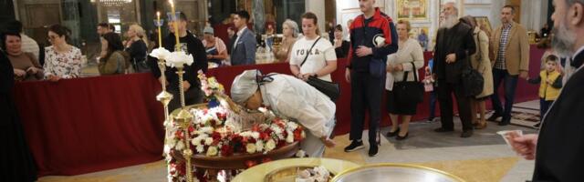 Ova prilika se dobija jednom u životu: Evo kako izbliza izgleda Pojas Presvete Bogorodice (FOTO)