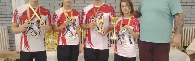 Tekvondisti Zrenjanina pokidali: Zlatne medalje, ekipno prvo mesto i pehar za najboljeg seniora