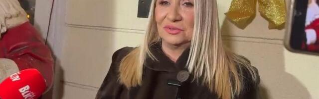 "Ne poštujem šta kažu" Vesnu Zmijanac pridržavali dok je dolazila na nastup samo dve nedelje nakon operacije