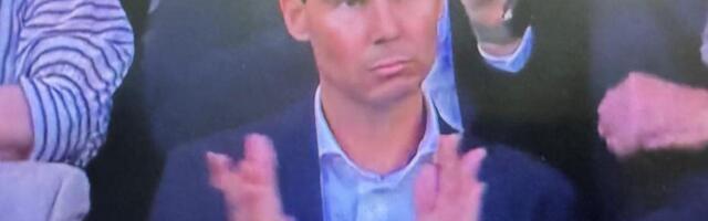 NADAL U POTPUNOM ŠOKU NAKON ŠTO JE ĐOKOVIĆ OSVOJIO PRVI SET! Ovo je lice čoveka koji ne može da veruje šta je gledao