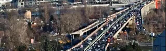 Vozila mile u Beogradu! Opšti kolaps u prestonici, nema gde igla da padne - ove lokacije izbegavajte u širokom luku