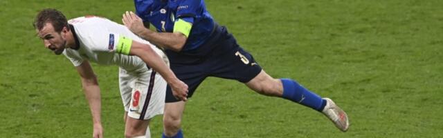 TUŽAN DAN ZA FUDBAL! Kjleini se oprašta od dresa reprezentacije Italije!