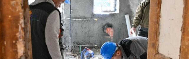 BEZBEDNOST DECE VAŽNIJA OD ROKOVA! Rekonstriše se škola u Sremskim Karlovcima, oglasio se predsednik opštine! (FOTO, VIDEO)