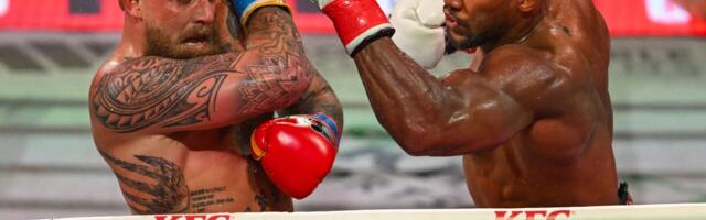 Gotov je veliki spektakl, Džošua u šestoj rundi nokautirao Pola, meč gledalo preko 180 miliona ljudi!