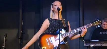 “OTIŠLA SAM PRAVO KOD SESTRE DONE ARES” Mlada pevačica napravila veliki gest: “Bilo mi je toplo oko srca kad sam saznala… “