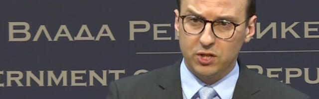 “Table sa obeležjima Prištinskih institucija na ambulantama bez saglasnosti Srba”