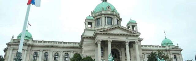 SKUPŠTINA SUTRA NASTAVLJA RASPRAVU O AMANDMANIMA NA PREDLOG BUDŽETA: Na dnevnom redu još 57 tačaka